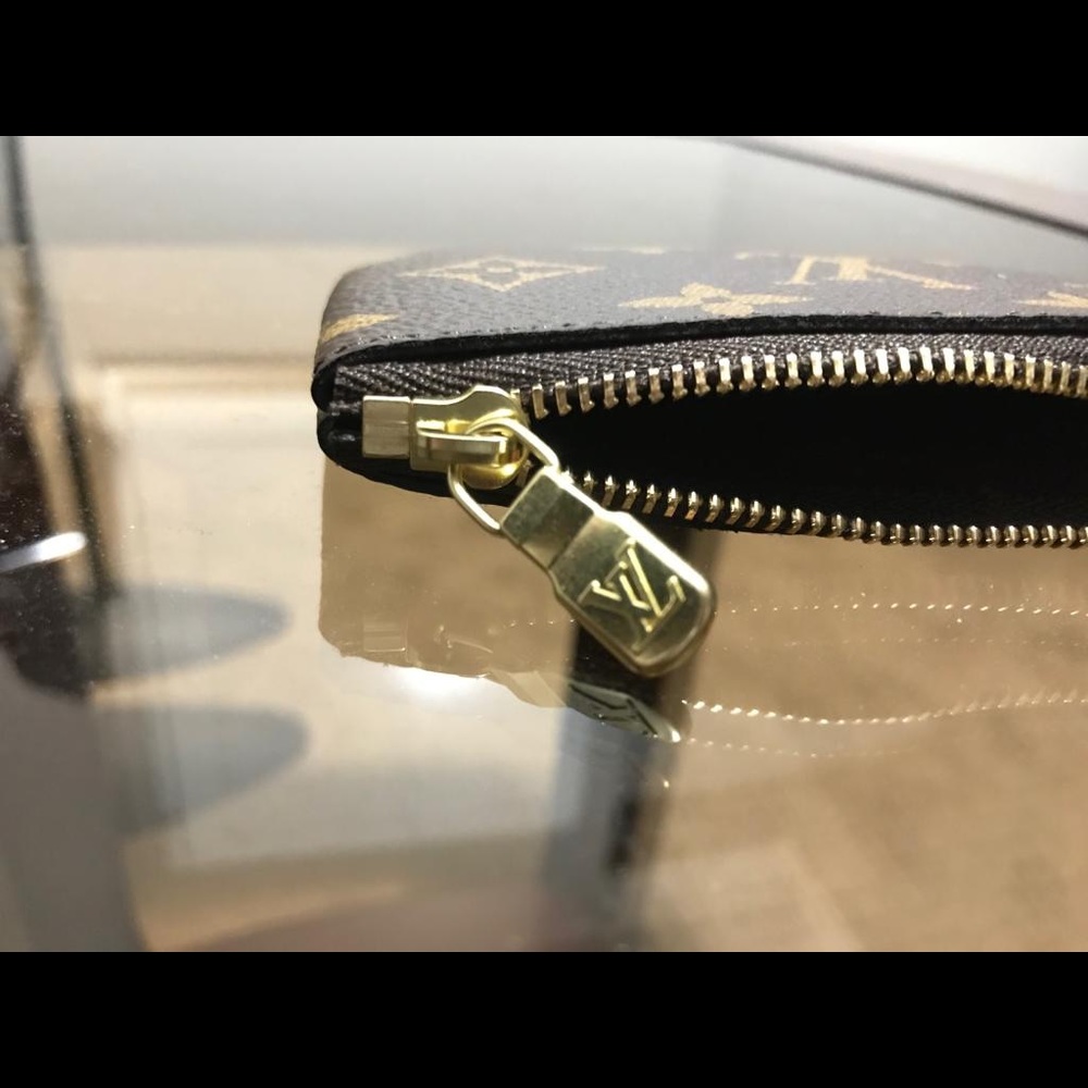 Louis Vuitton monogram key pouch cles BNIB - Picture 3 of 7